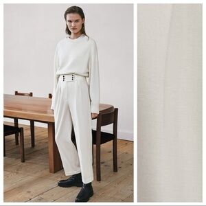 NWT. Massimo Tutti Cream Wool Blend Trousers with Dart Details. Size 6.
